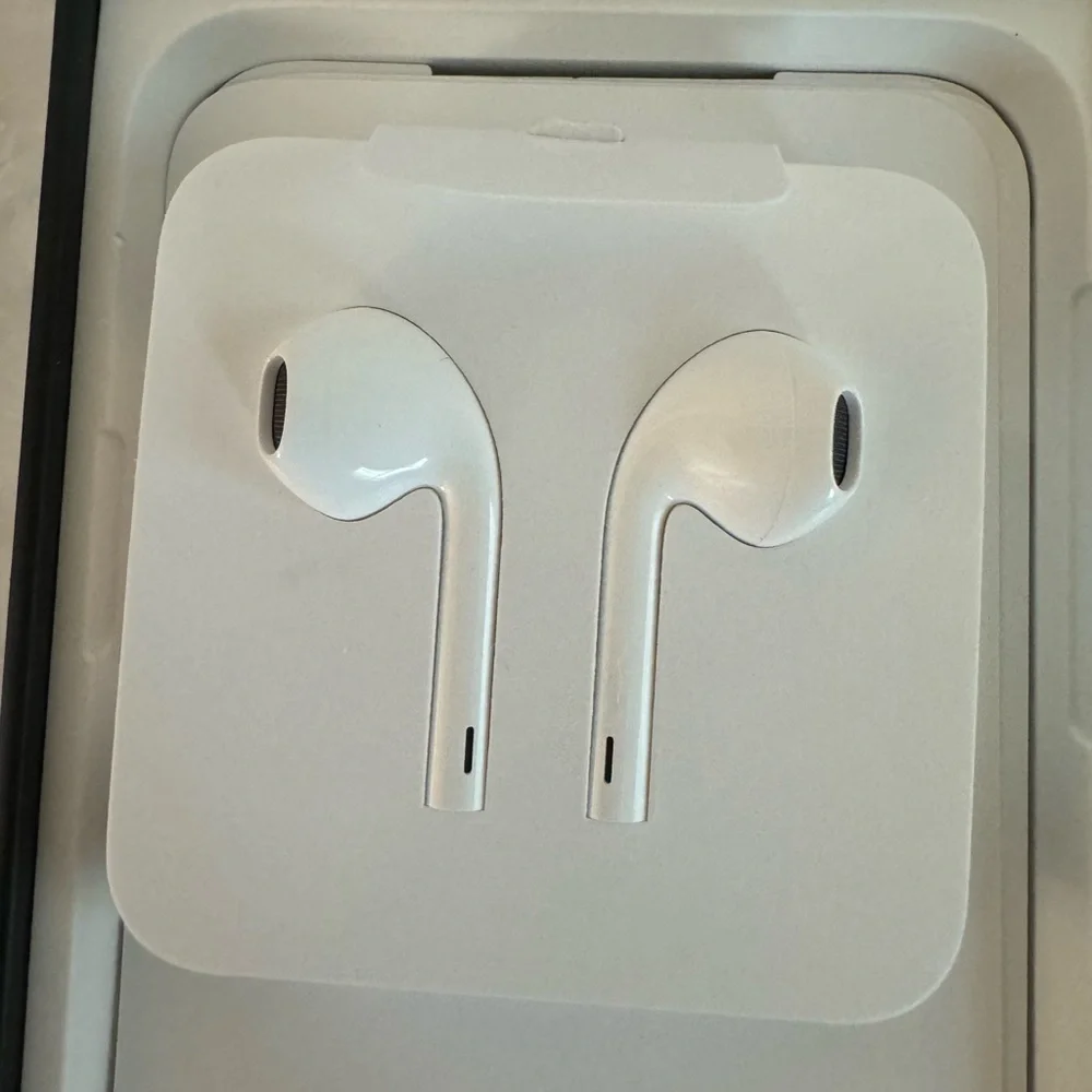 APPLE IPHONE Earbuds Wired w/ Lightening Connector, Stickers, SIM Card Tool NIB